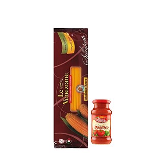 Glutenfreie Spaghetti mit Mais und Tomatensugo, italienisch inspiriert.
